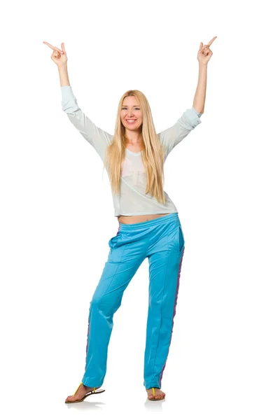 Jeune femme portant un pantalon d'entraînement bleu isolé sur blanc — Photo