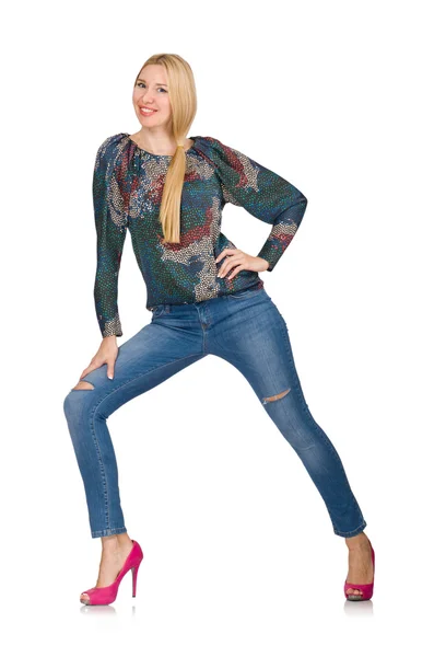 Alto modello di capelli biondi posa in blue jeans isolato su bianco — Foto Stock
