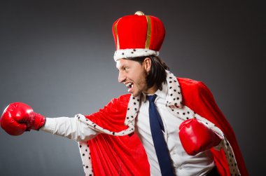 Kraliyet konseptinde genç kral işadamı