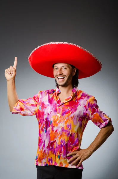 Giovane messicano che indossa sombrero — Foto Stock