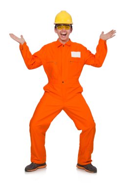 Turuncu tulumlu adam beyazlar içinde izole edilmiş.