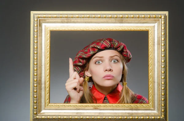 Mujer en ropa escocesa en concepto de arte —  Fotos de Stock