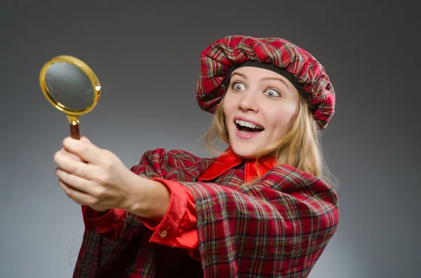 Woman wearing traditional scottish clothing — Stock Photo, Image