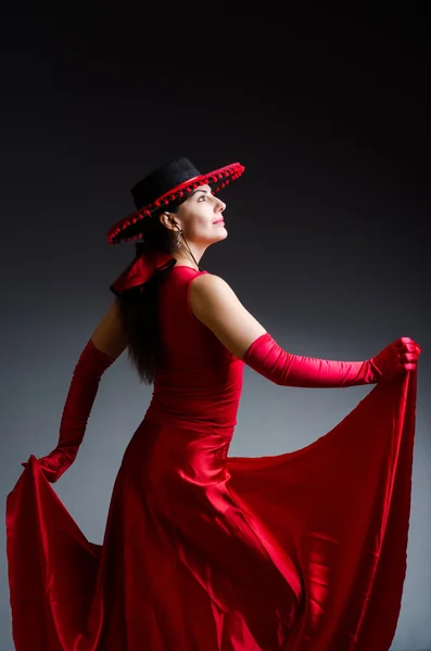 Damedans i rød kjole – stockfoto