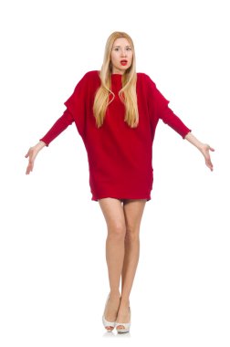 Kırmızı elbiseli güzel bir kız, beyaz tenli.