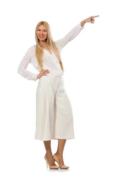 Блондинка модель волос в элегантных брюках, изолированных на белом — стоковое фото