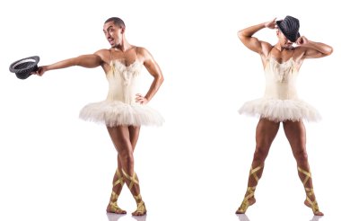 Beyaz bale etekli adam izole edilmiş.