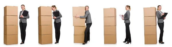 Kompositbild einer Frau mit Schachteln auf Weiß — Stockfoto