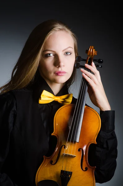 Frau im musikalischen Kunstkonzept — Stockfoto