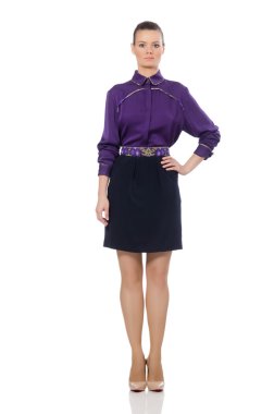 Güzel model beyaz izole mor bluz giyiyor