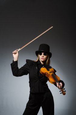 Müzik sanat kavramı kadında