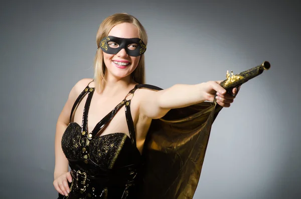 Mujer en traje de pirata - concepto de Halloween — Foto de Stock