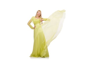 Zarif, uzun yeşil elbiseli, beyaz tenli genç bir kadın.