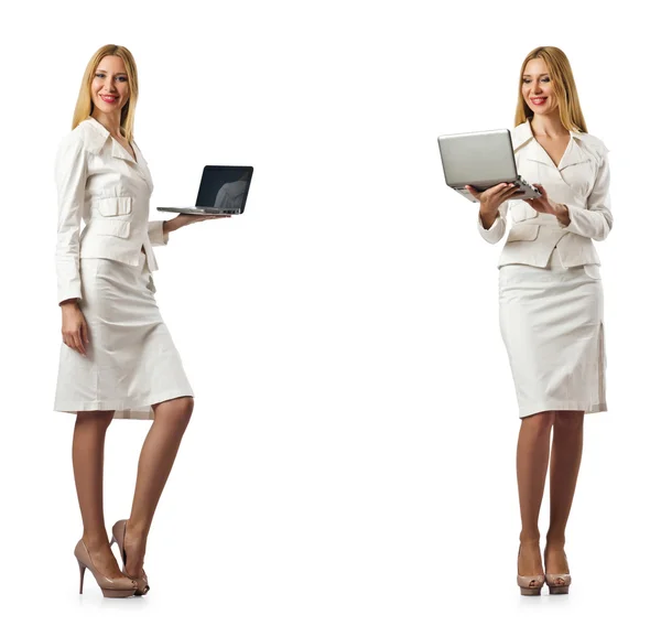 Bizneswoman z laptopem izolowane na białym tle — Zdjęcie stockowe