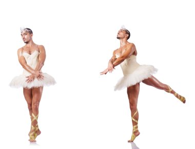 Beyaz bale etekli adam izole edilmiş.