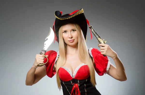 Жінка в піратському костюмі концепція Хелловін — стокове фото