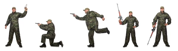 Żołnierz z karabinem snajperskim na białym — Zdjęcie stockowe