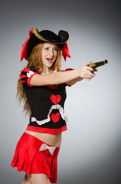 Mujer en traje de pirata - concepto de Halloween —  Fotos de Stock