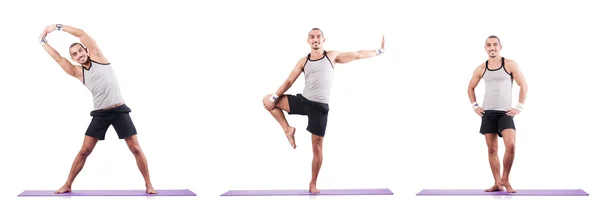 Homem fazendo exercícios em branco — Fotografia de Stock