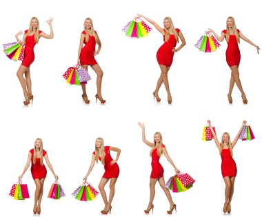 Alışveriş torbaları olan kadın beyazda yalnız.