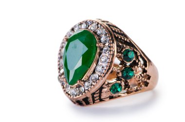 Mücevher yüzüğü beyazda izole edilmiş.