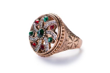 Mücevher yüzüğü beyazda izole edilmiş.