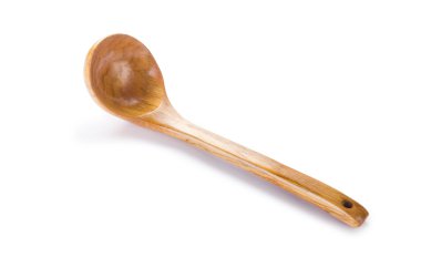 Tahta kaşık beyaz üzerine izole