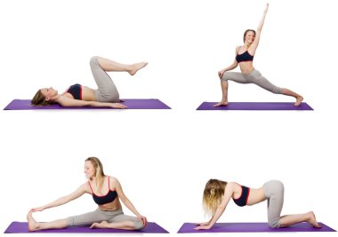 Beyaz üzerinde egzersiz yapan genç bir kadın.