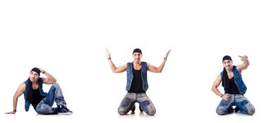 Dansçı beyaz üzerinde dans ediyor