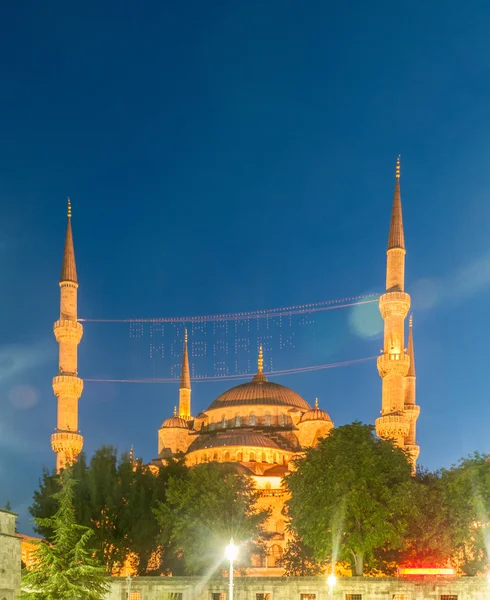 Berömda moské i turkiska staden Istanbul — Stockfoto