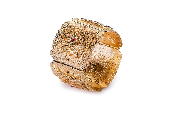 Золотое кольцо украшения изолированы на белом фоне — стоковое фото