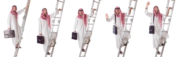 Hombre de negocios árabe subiendo las escaleras en blanco — Foto de Stock