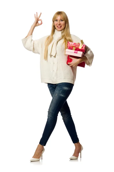 Femme avec boîtes-cadeaux isolées sur blanc — Photo