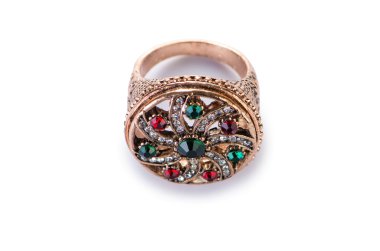 Mücevher yüzüğü beyazda izole edilmiş.