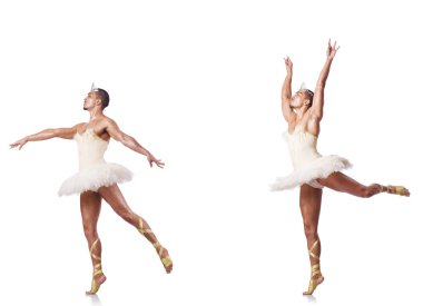 Beyaz bale etekli adam izole edilmiş.