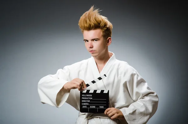 Rolig karate fighter i sports koncept — Stockfoto