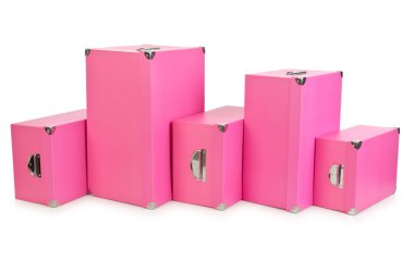 pembe giftboxes üzerinde beyaz izole