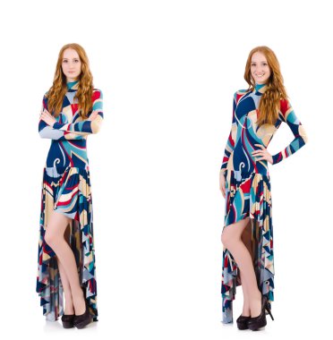 Beyaz elbiseli, mavi elbiseli çekici bir kadın.