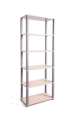 Beyaz arka plan üzerinde izole ofis raf