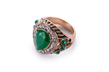 Mücevher yüzüğü beyazda izole edilmiş.