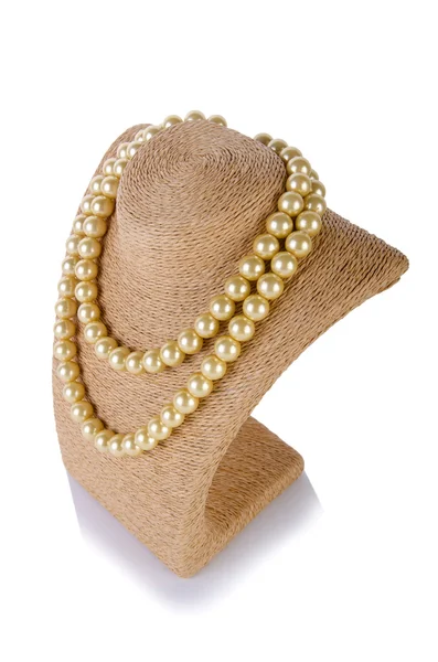Collier de perles isolé sur le fond blanc — Photo