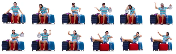 白いスーツケースと一緒に旅行する男 — ストック写真