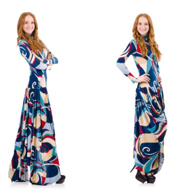 Beyaz elbiseli, mavi elbiseli çekici bir kadın.