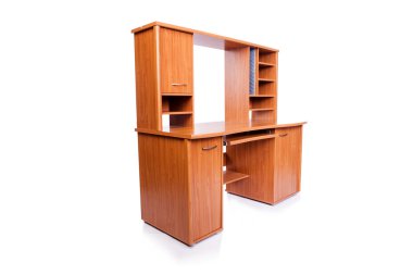 Beyaz arka plan üzerinde izole bilgisayar ev büro