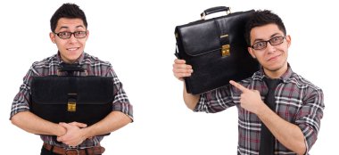 Evrak çantalı genç bir çalışan beyaza izole edilmiş.