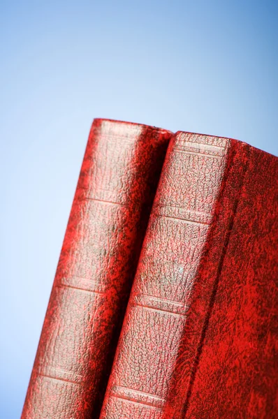 Концепция образования с красными обложками — стоковое фото