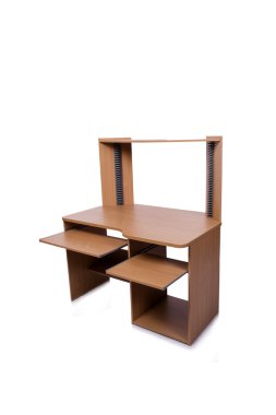 Beyaz arka plan üzerinde izole bilgisayar ev büro