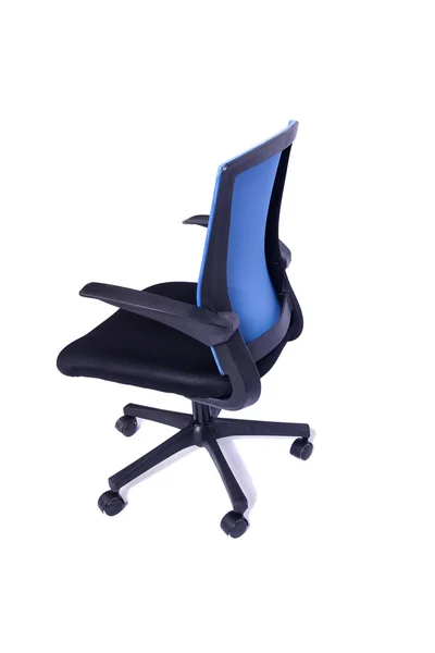 Modrá kancelářská židle izolovaných na bílém pozadí — Stock fotografie