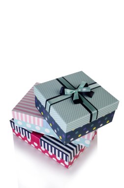 Beyaz arka plan üzerinde izole Giftboxes