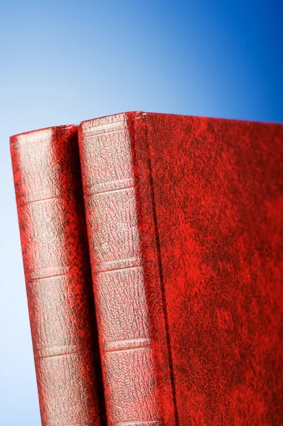 Utbildning koncept med röd pärm böcker — Stockfoto